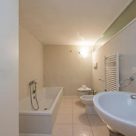 Luxury - Ausonio 16 * Milaan