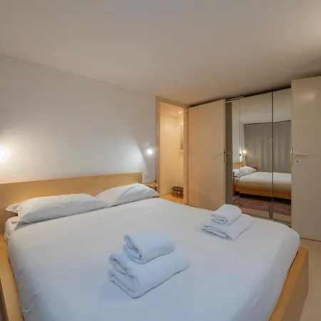 Apartamento Luxury - Ausonio 16 *