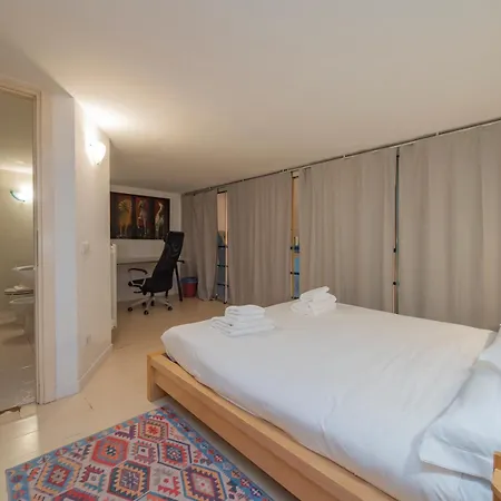 Luxury - Ausonio 16 * Milano